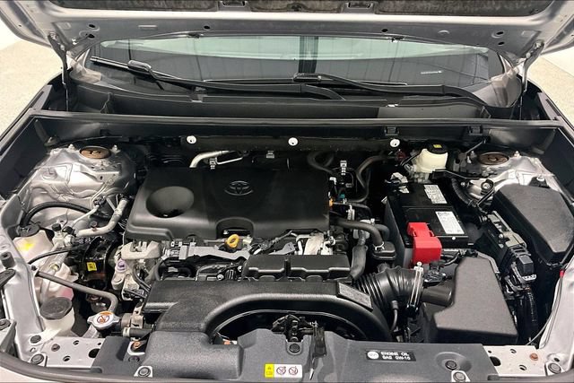Used 2020 Toyota RAV4 LE AWD/4WD image 36