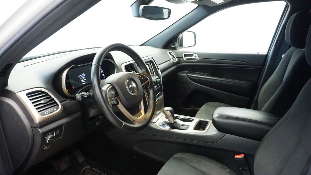 Certified 2017 Jeep Grand Cherokee Laredo w/ Quick Order Package 23E image 21