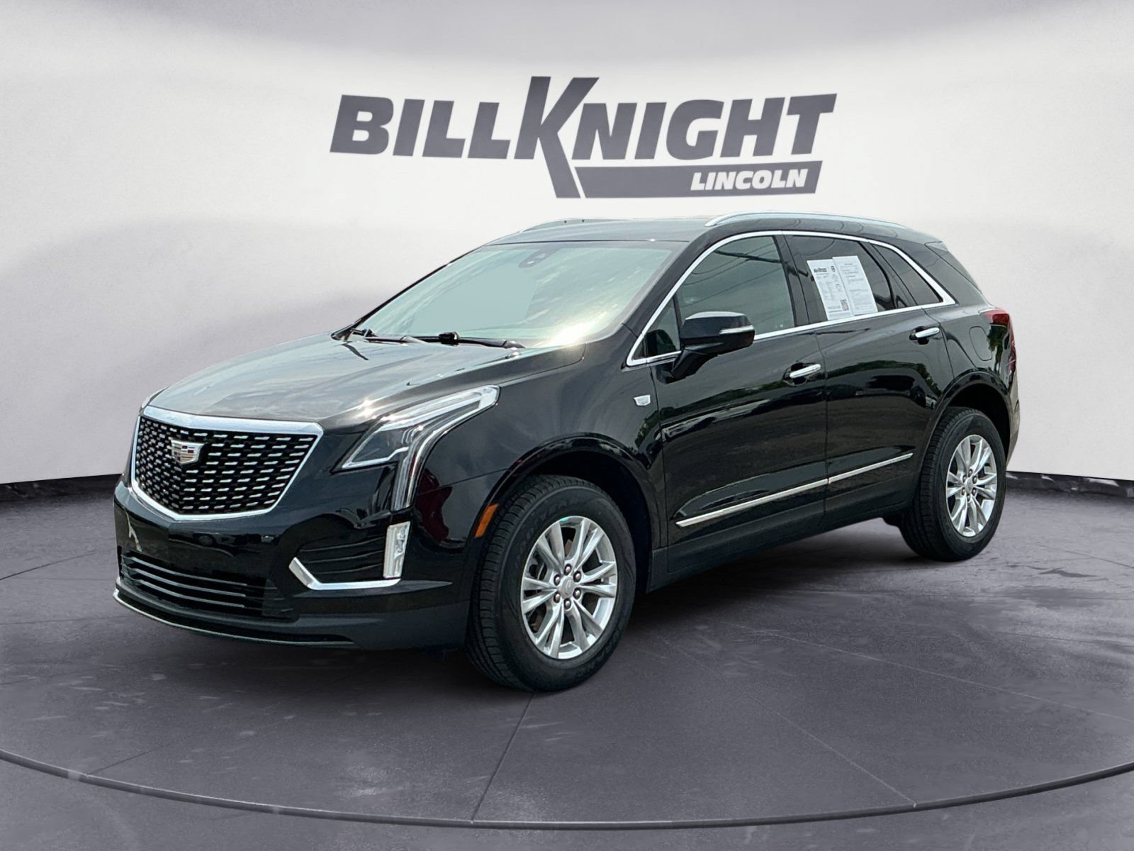 Used 2023 Cadillac XT5 Luxury FWD image 2
