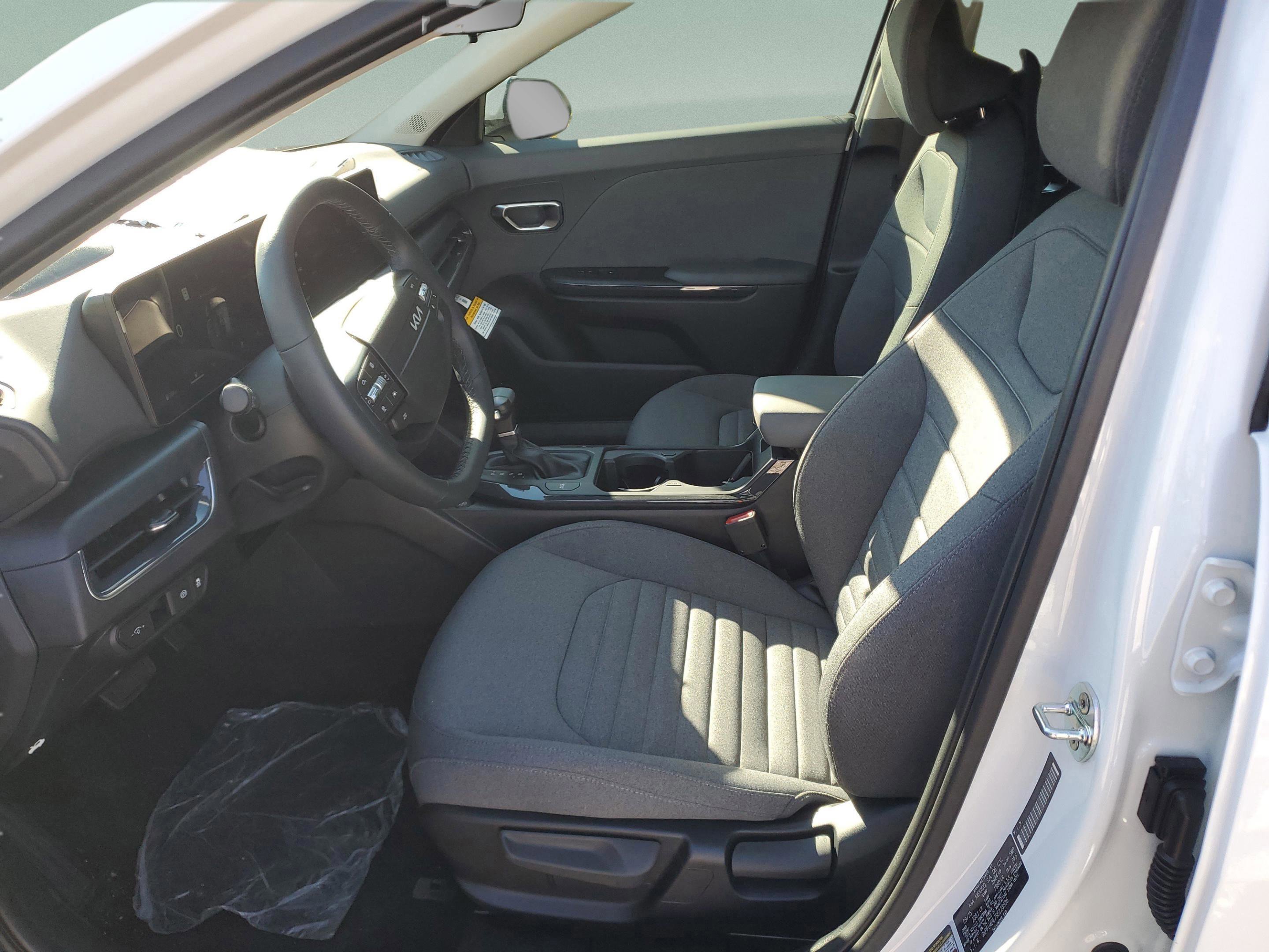 New 2025 Kia K4 EX image 23