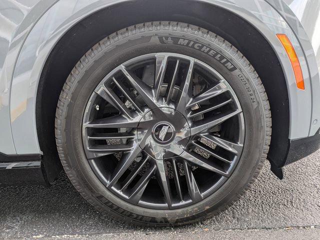 New 2026 Cadillac Escalade IQL Sport 1 w/ LPO, ONYX Package AWD/4WD image 11