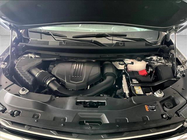 Used 2025 Chevrolet Traverse LT FWD image 11