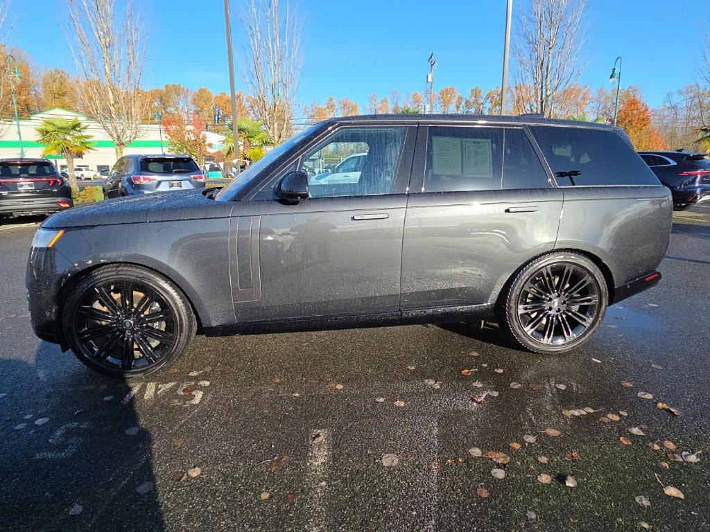 Certified 2023 Land Rover Range Rover SE image 2