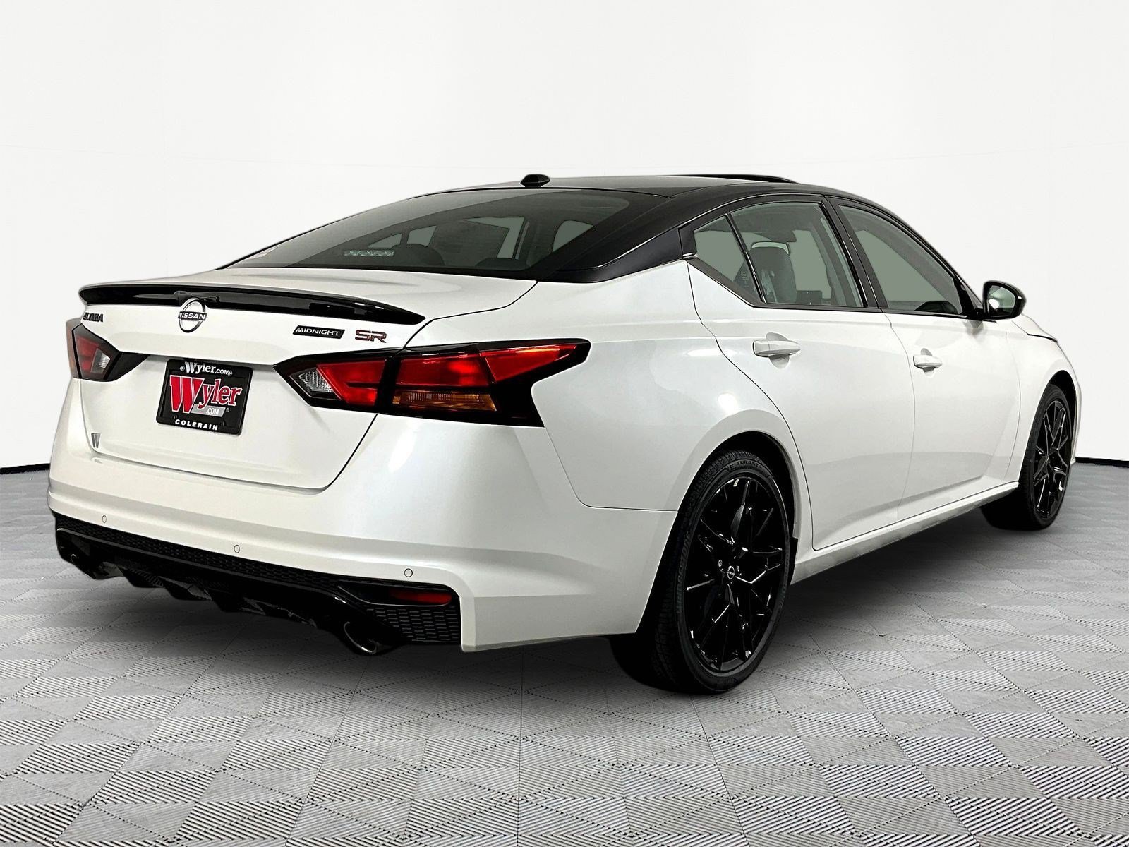 New 2026 Nissan Altima 2.5 SR w/ SR Midnight Edition Package FWD image 7