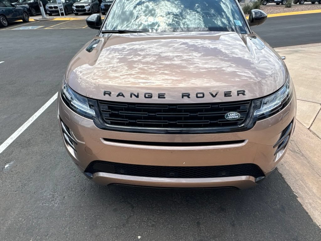 Used 2024 Land Rover Range Rover Evoque Dynamic SE AWD/4WD image 3