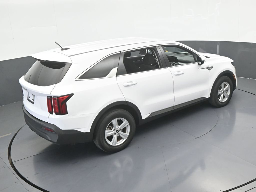 Used 2023 Kia Sorento LX image 47