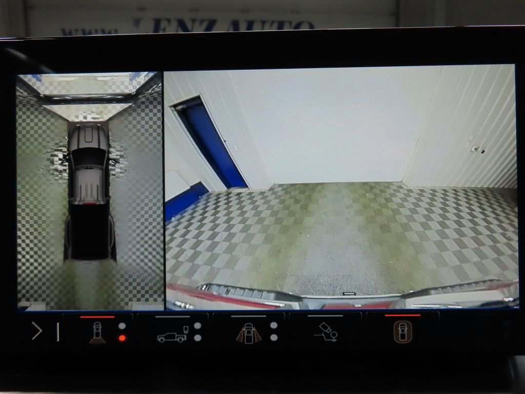 Used 2024 GMC Sierra 3500 SLT w/ SLT Premium Package image 14