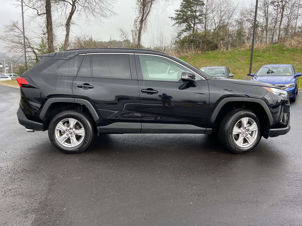 Used 2025 Toyota RAV4 XLE image 2