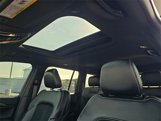 Used 2025 Jeep Grand Cherokee Altitude image 28