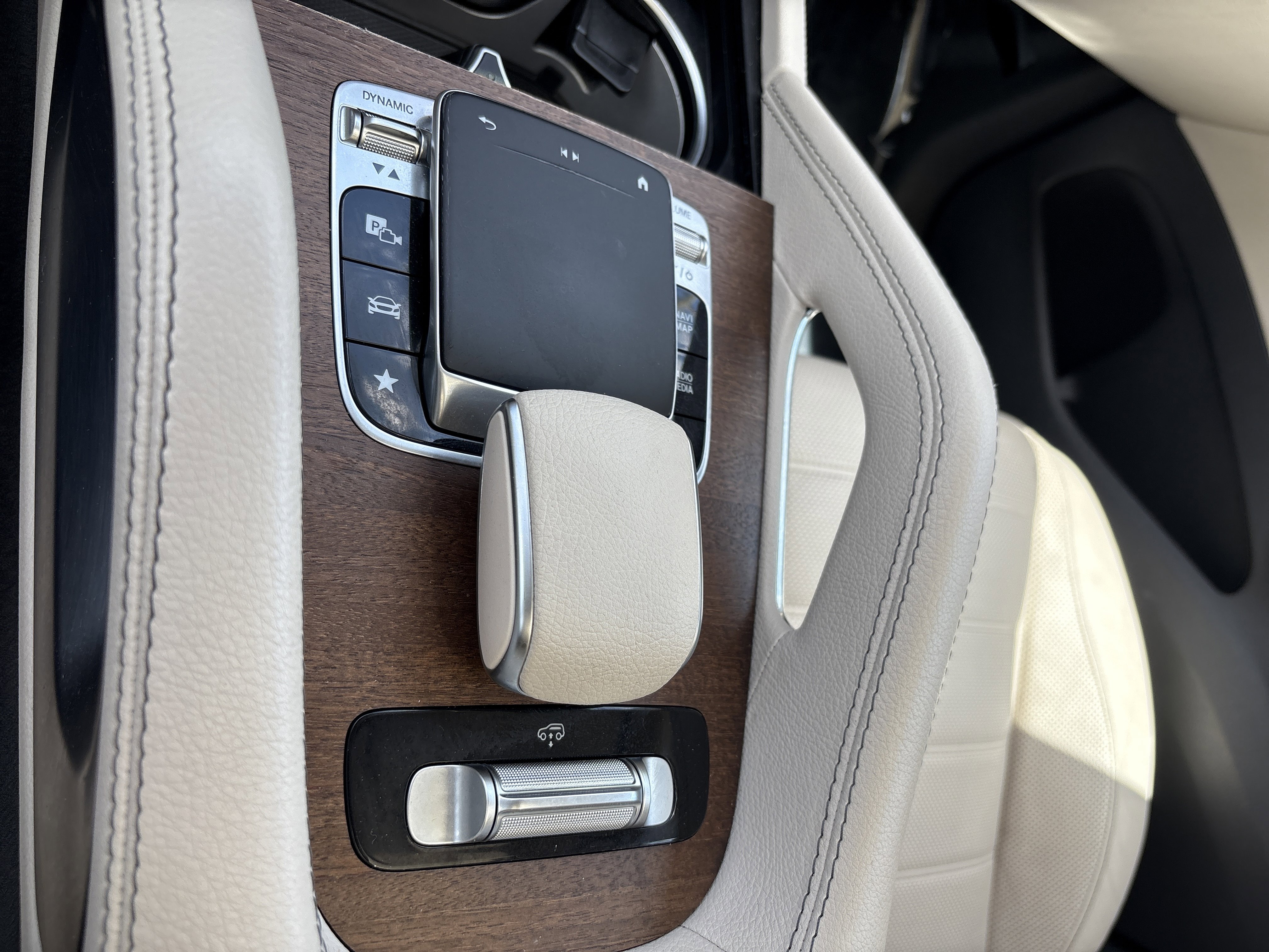 Used 2020 Mercedes-Benz GLS 450 4MATIC image 32