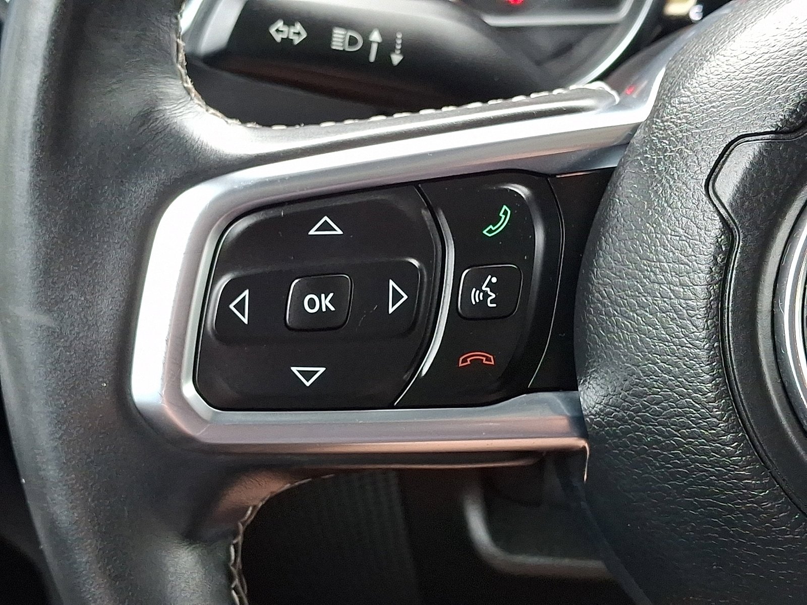 Used 2018 Jeep Wrangler Unlimited Sahara AWD/4WD image 21