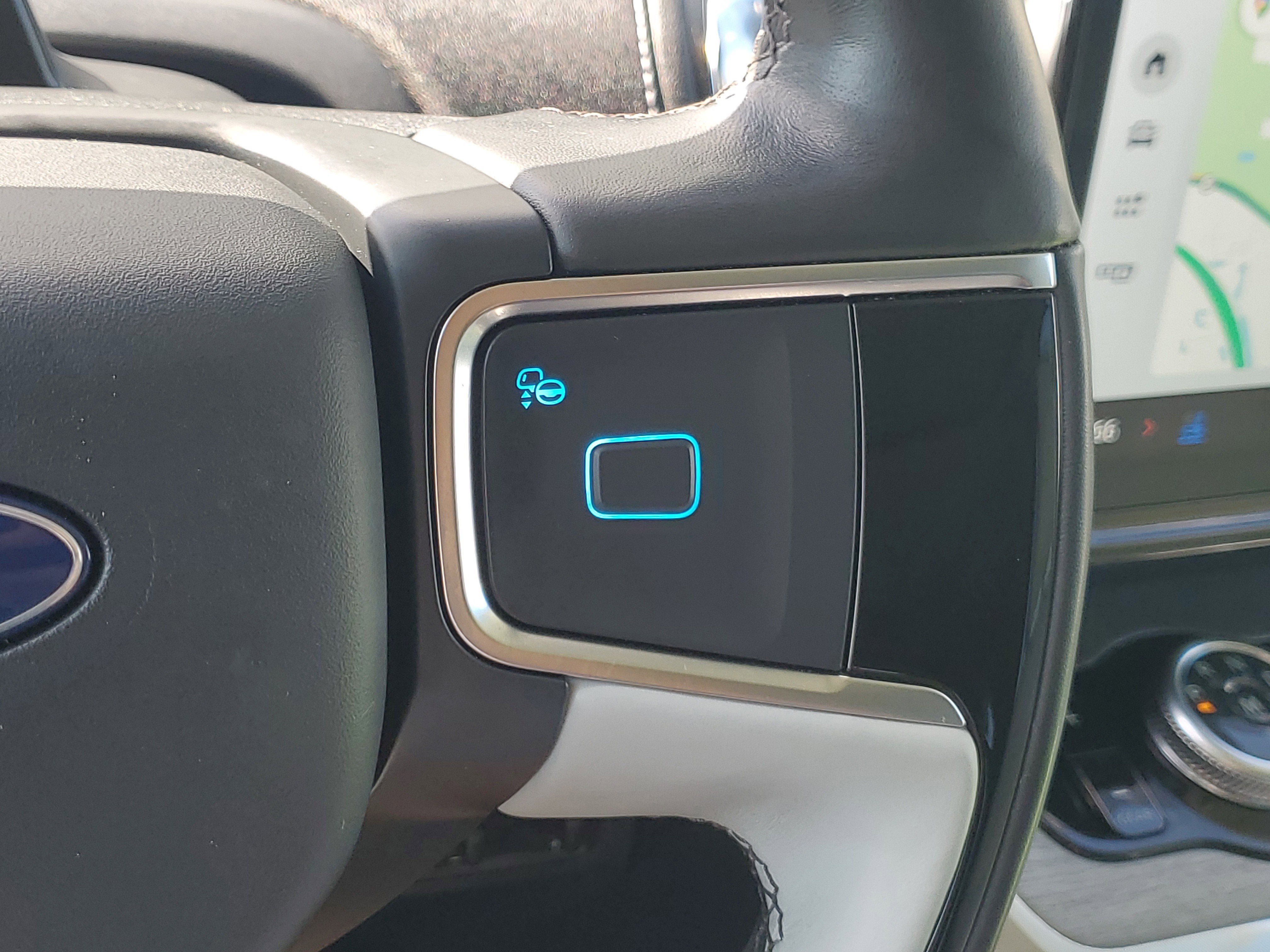 Certified 2025 Ford Expedition Platinum w/ Driver's Package image 25