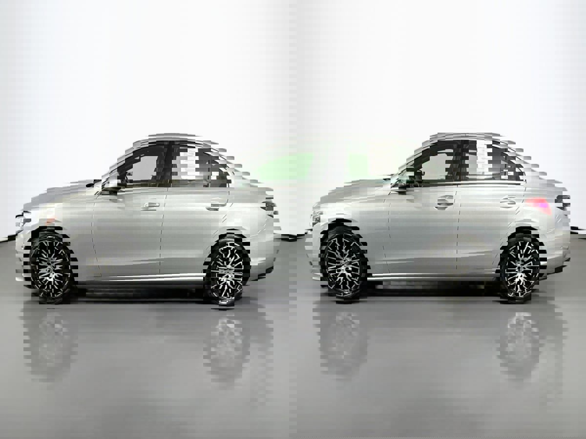 Used 2022 Mercedes-Benz C 300 4MATIC Sedan w/ Exclusive Trim Package image 9