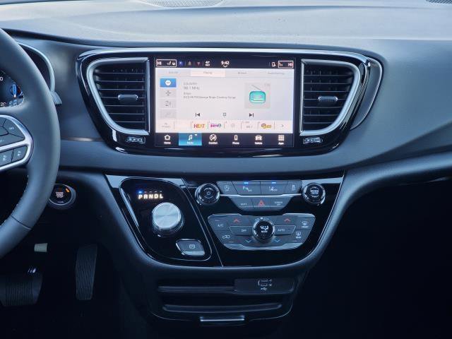 Used 2026 Chrysler Voyager LX image 22