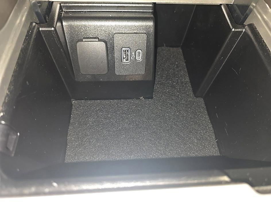 Used 2022 Ford Explorer Platinum w/ Equipment Group 601A image 22