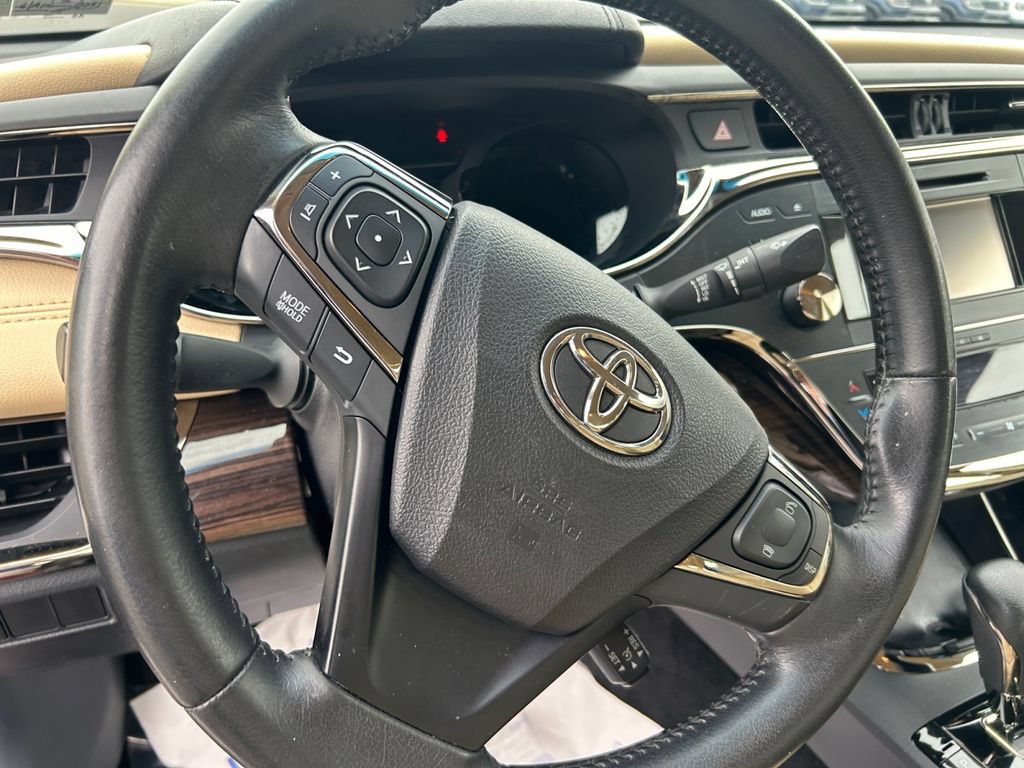 Used 2014 Toyota Avalon XLE FWD image 25