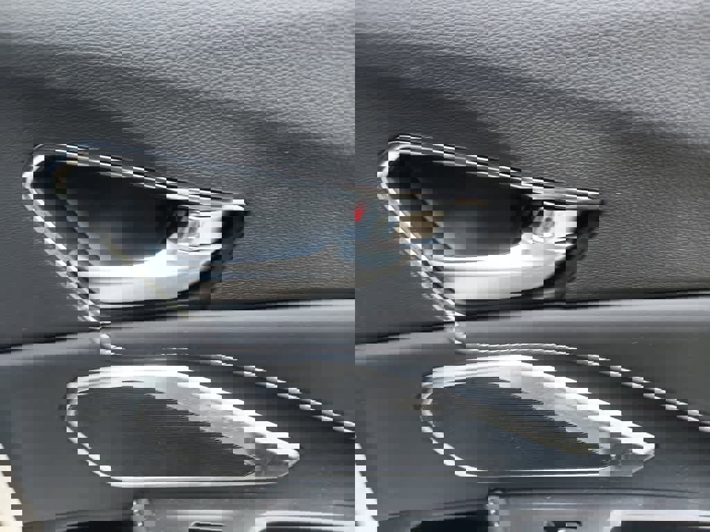 Used 2025 Acura RDX SH-AWD image 25