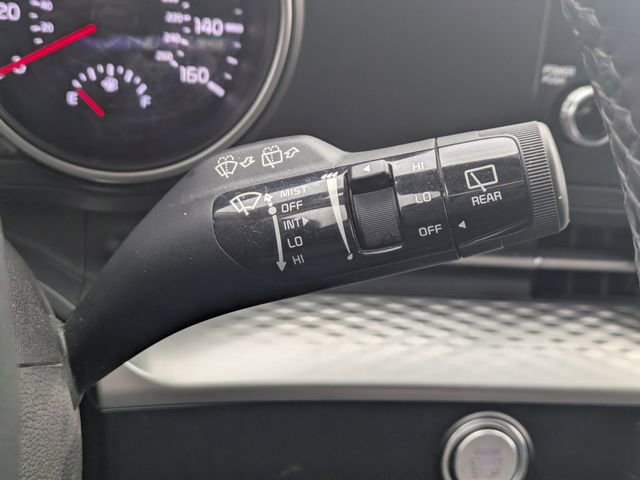 Used 2024 Kia Carnival LX FWD image 25
