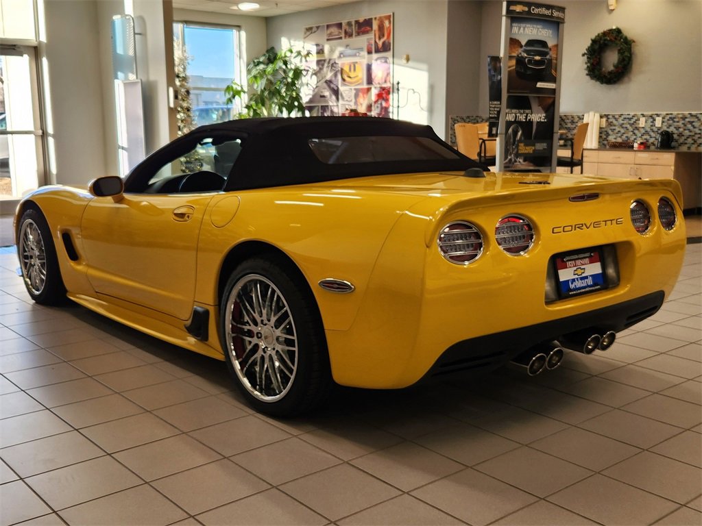 Used 2000 Chevrolet Corvette Convertible w/ Memory Pkg image 2