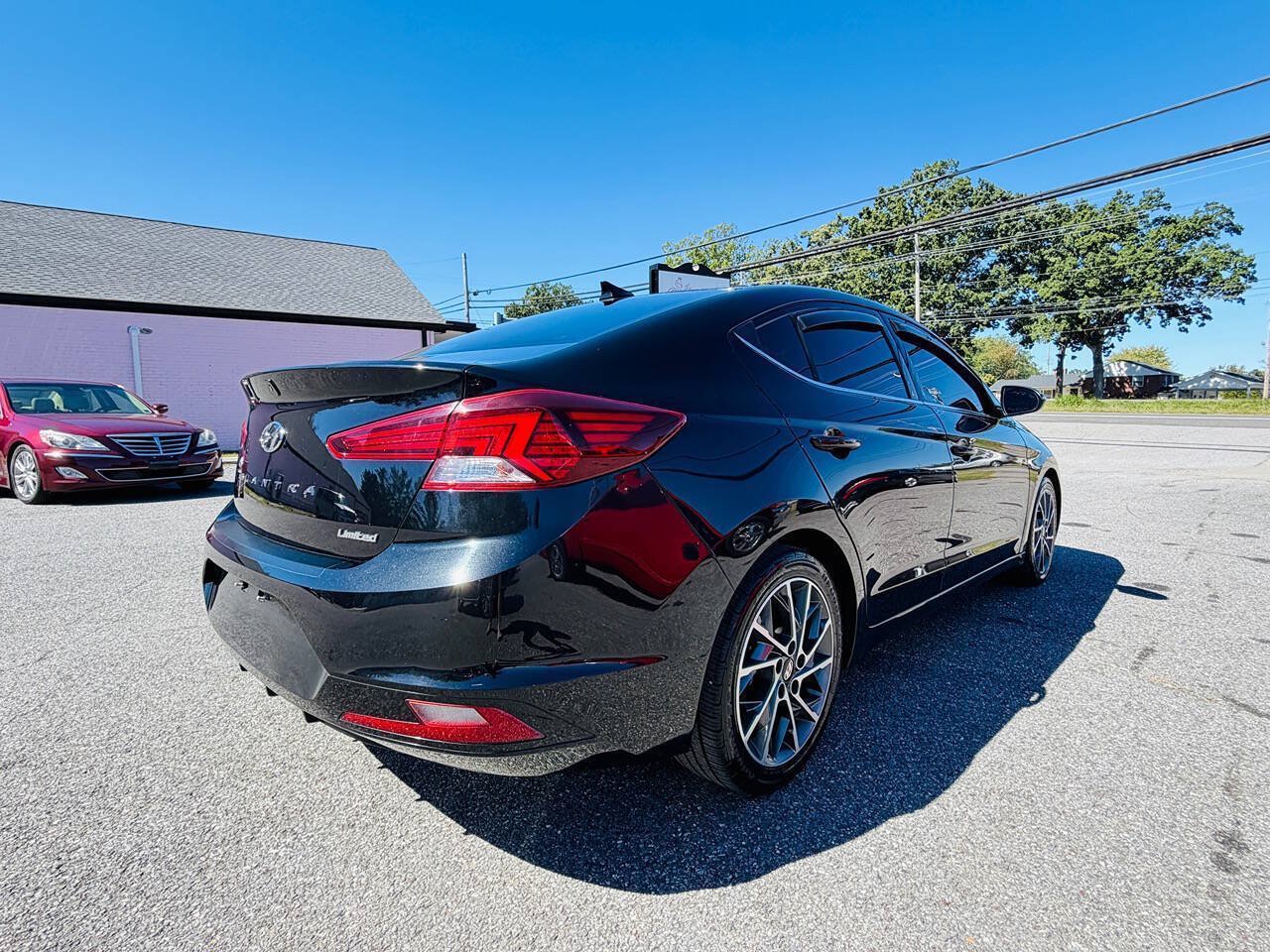 Used 2019 Hyundai Elantra Limited w/ Cargo Package FWD image 5