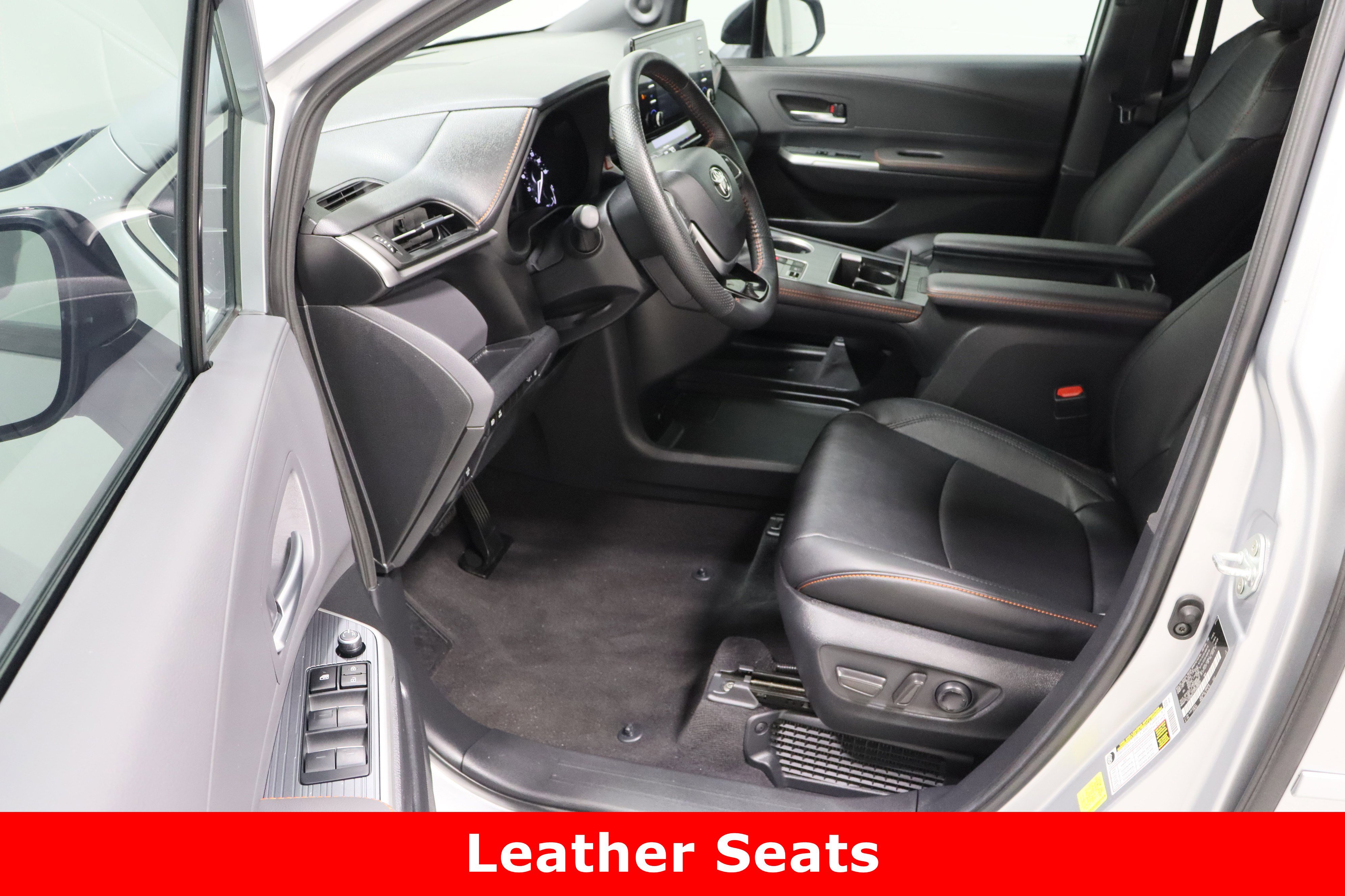 Used 2023 Toyota Sienna XSE image 14