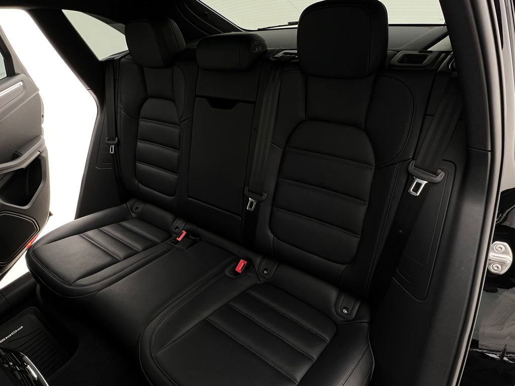 Used 2024 Porsche Macan GTS image 15