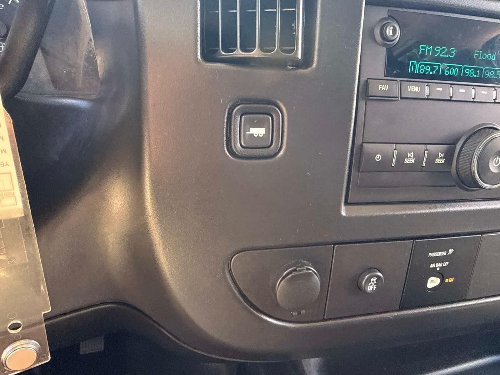Used 2025 Chevrolet Express 2500 w/ Driver Convenience Package RWD image 28
