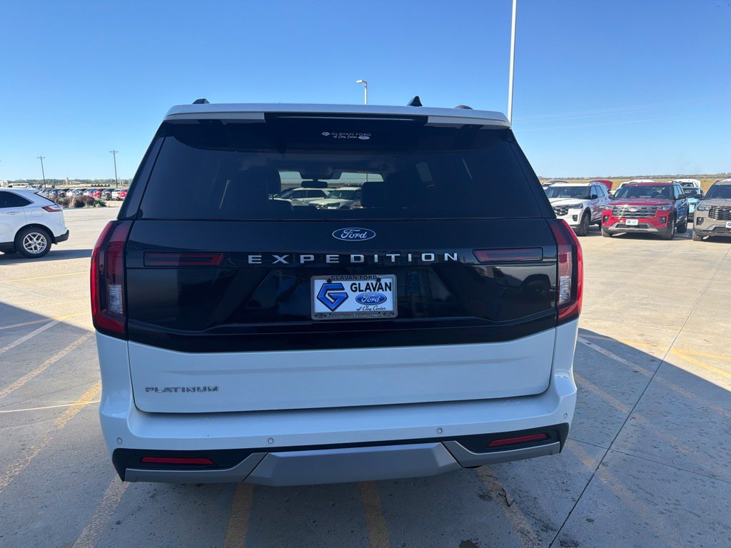 Used 2025 Ford Expedition Platinum AWD/4WD image 6