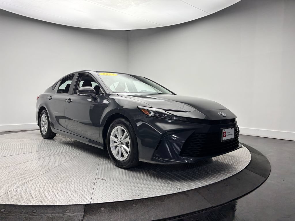 Used 2025 Toyota Camry LE FWD image 44