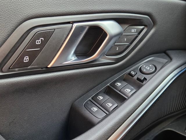 Used 2025 BMW 330i Sedan image 35