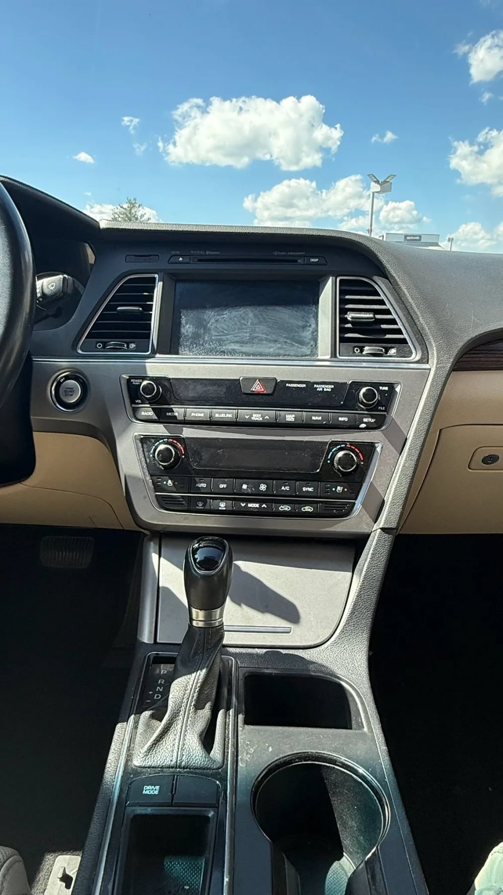 Used 2017 Hyundai Sonata Limited w/ Tech Package 03 FWD image 14
