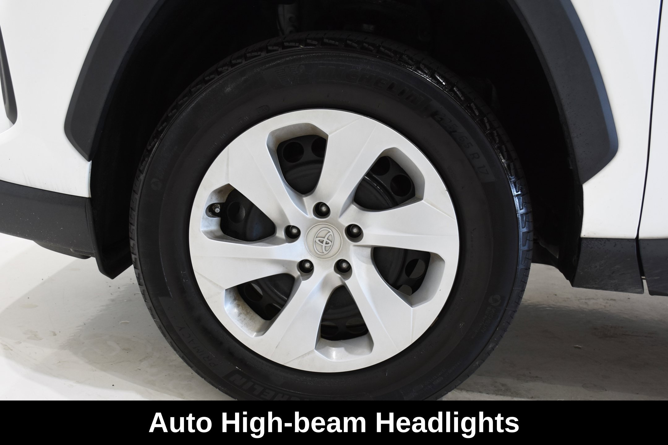 Used 2023 Toyota RAV4 LE FWD image 8