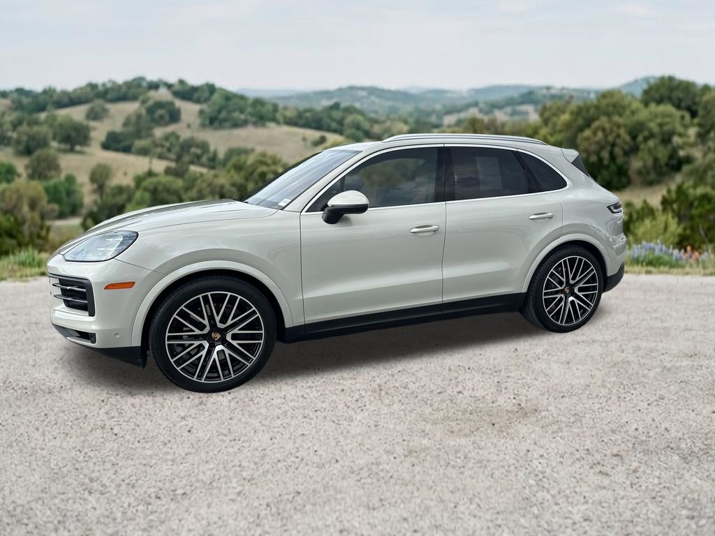 Used 2024 Porsche Cayenne AWD/4WD image 4
