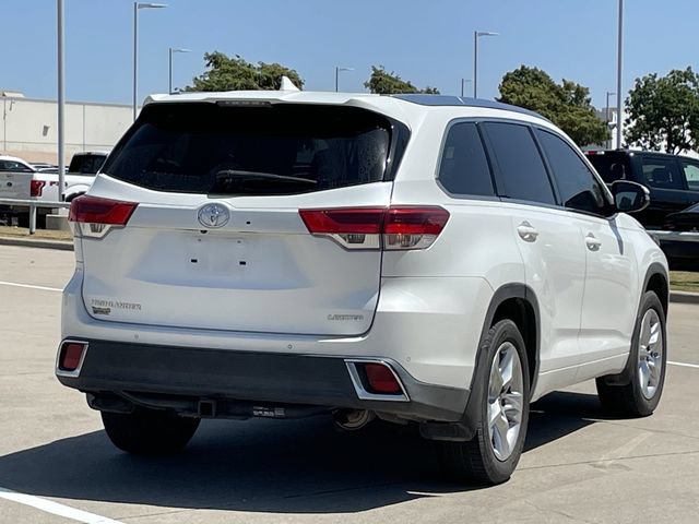 Used 2017 Toyota Highlander Limited FWD image 4
