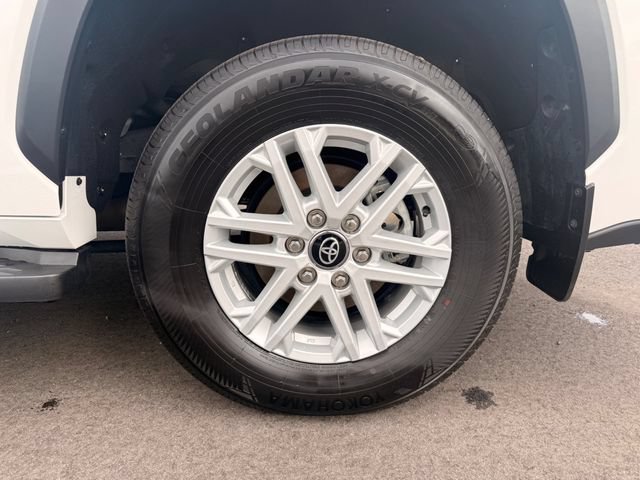 Used 2025 Toyota Sequoia SR5 AWD/4WD image 11