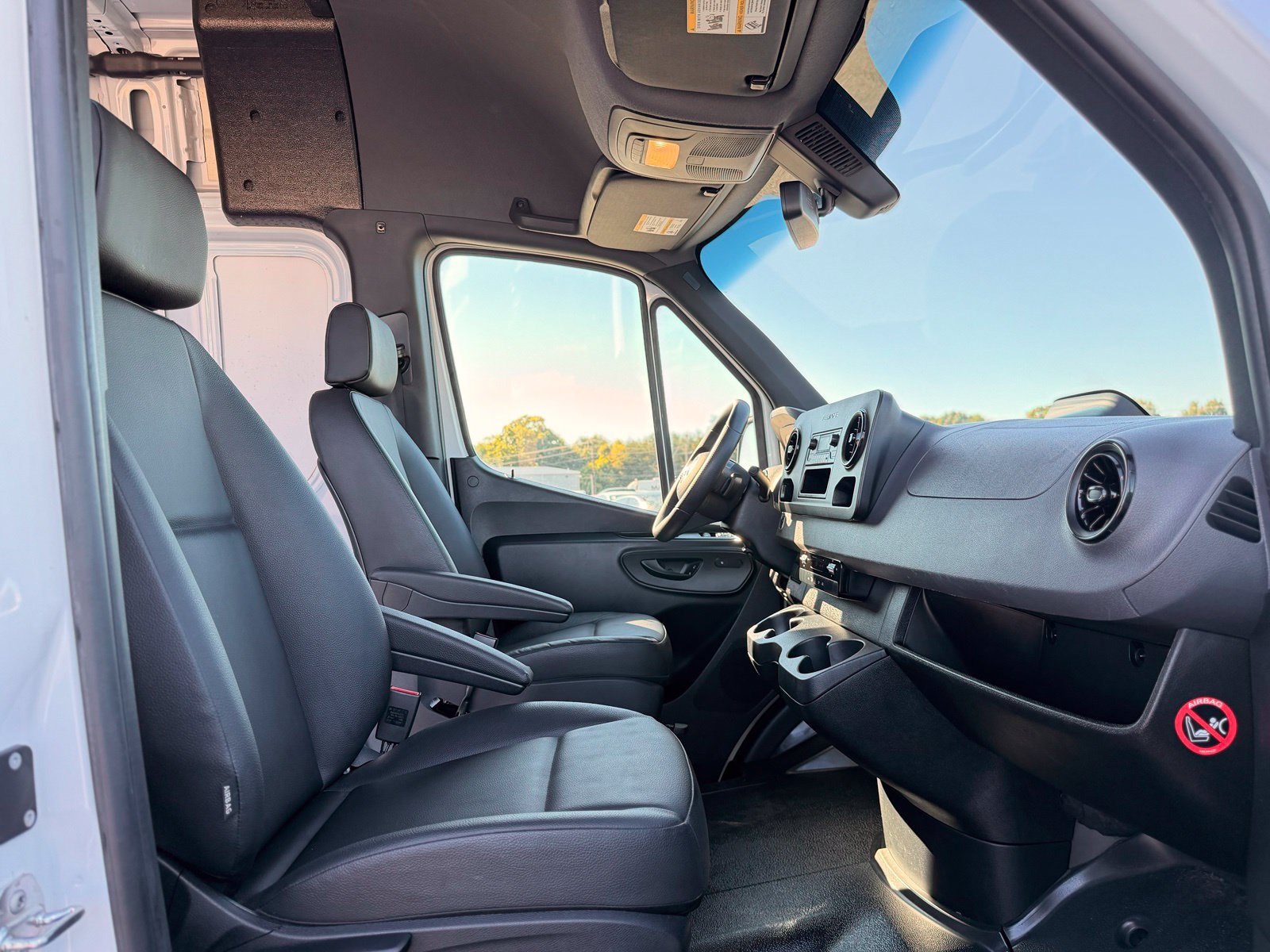Used 2025 Mercedes-Benz Sprinter 2500 image 20