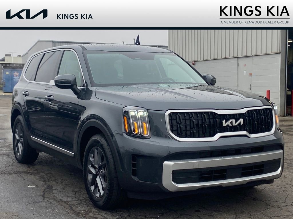 Used 2024 Kia Telluride LX image 1