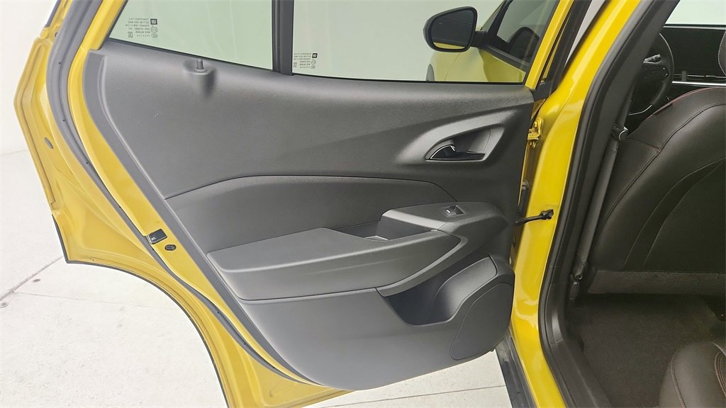 Certified 2024 Chevrolet Trax RS w/ Sunroof Package image 27