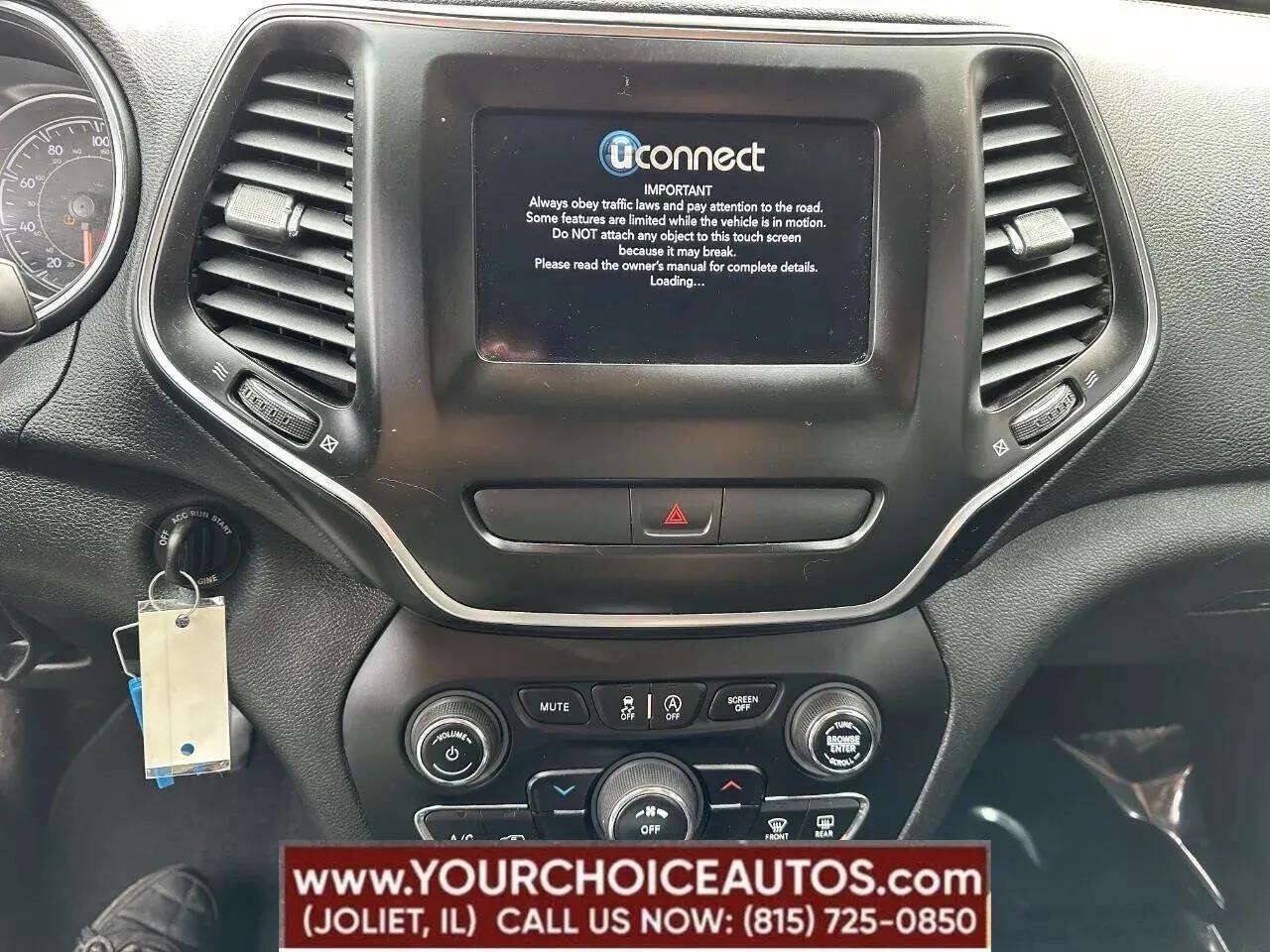 Used 2019 Jeep Cherokee Latitude w/ Popular Appearance Group AWD/4WD image 41