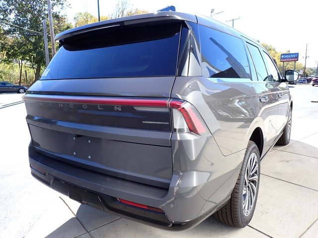 New 2025 Lincoln Navigator Black Label image 13