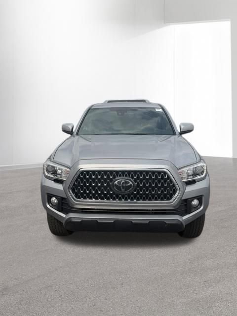 Used 2019 Toyota Tacoma TRD Off-Road image 2