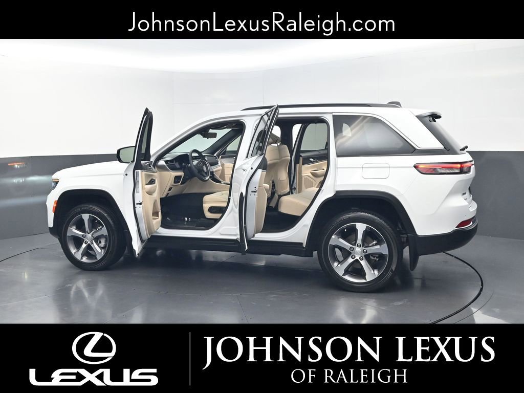 Used 2024 Jeep Grand Cherokee Limited w/ Luxury Tech Group II image 37