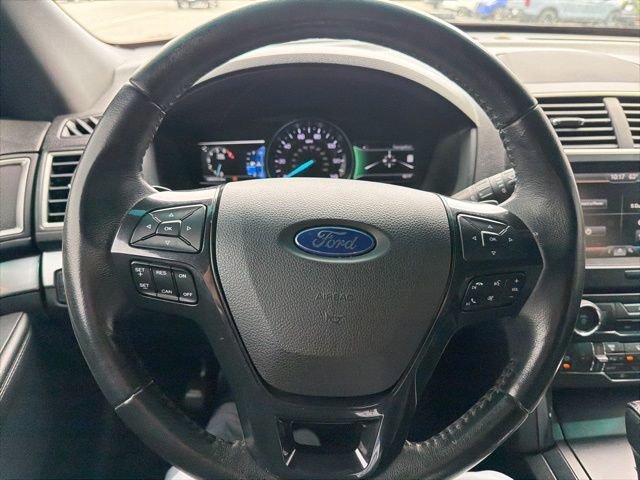 Used 2016 Ford Explorer XLT w/ Equipment Group 202A AWD/4WD image 9