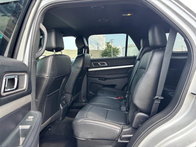 Used 2016 Ford Explorer XLT w/ Equipment Group 202A FWD image 14