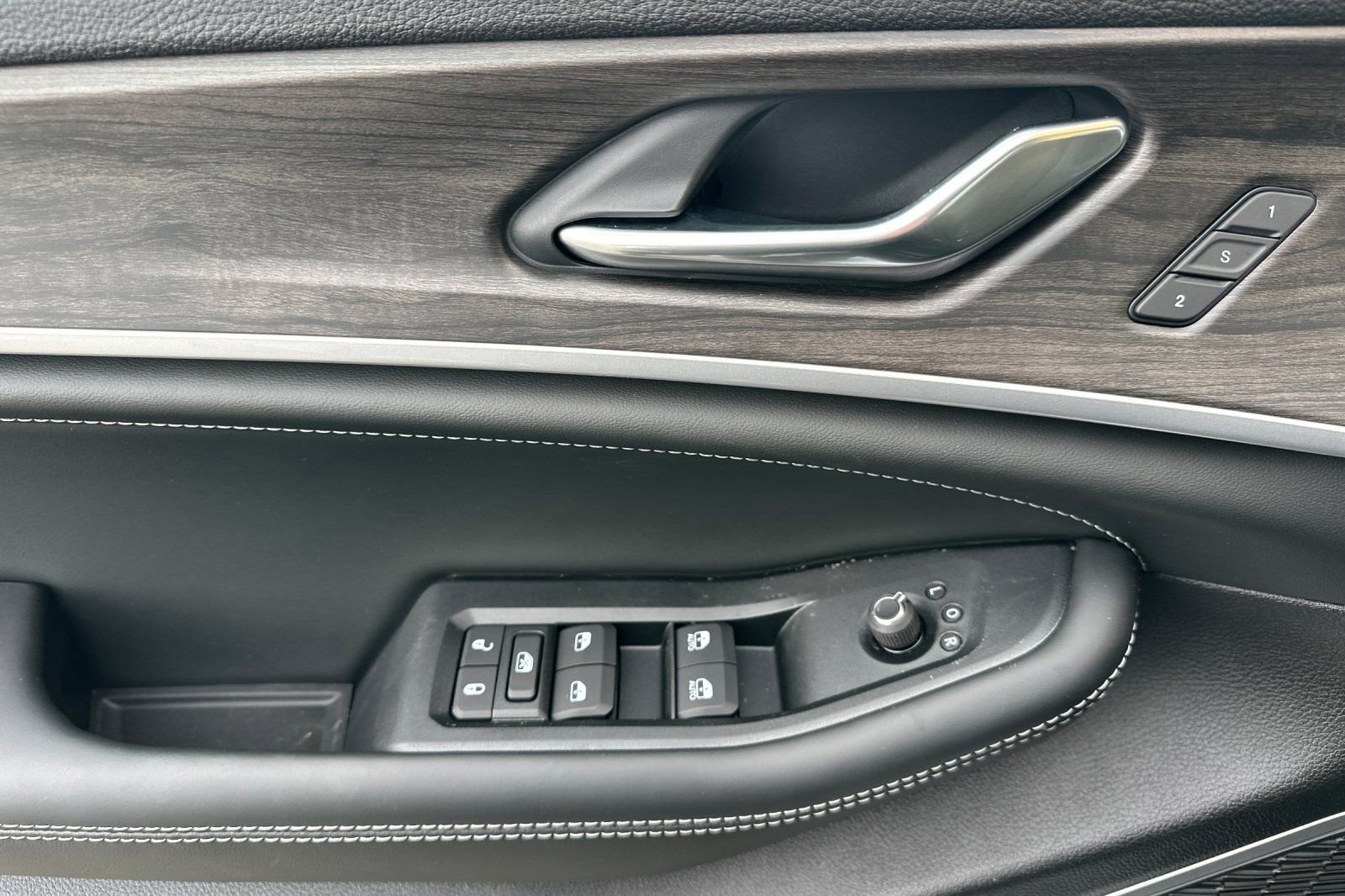 New 2026 Jeep Grand Cherokee Limited image 12