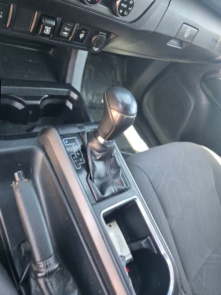 Used 2019 Toyota Tacoma TRD Off-Road AWD/4WD image 13