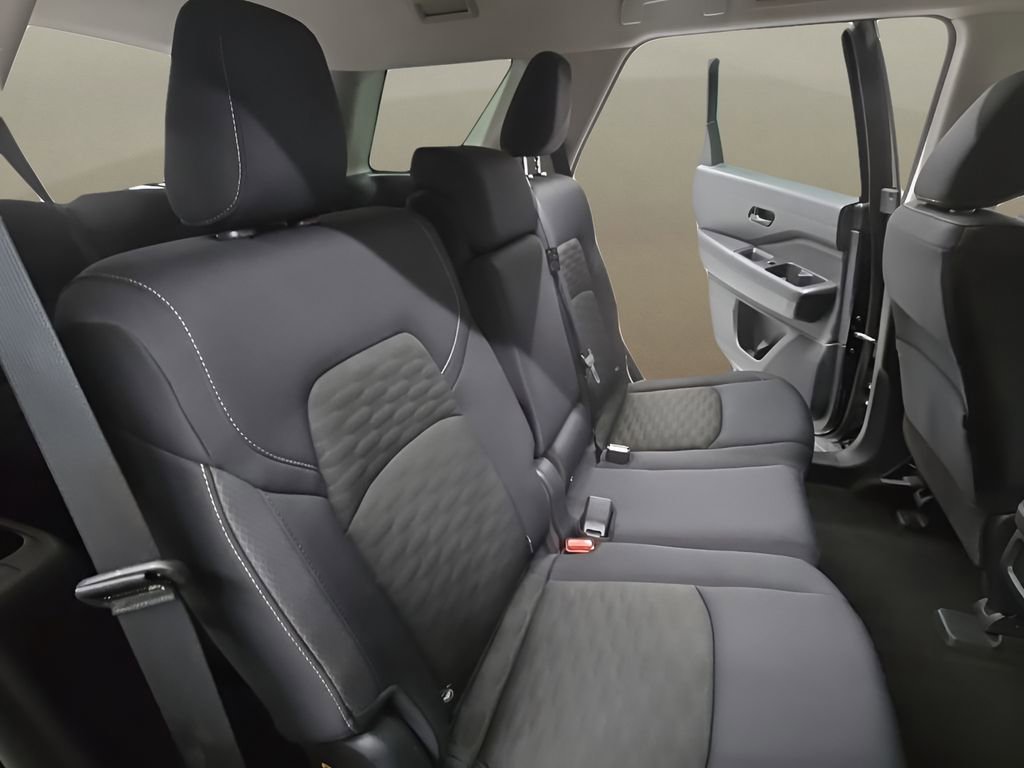 Used 2025 Nissan Pathfinder SV AWD/4WD image 19
