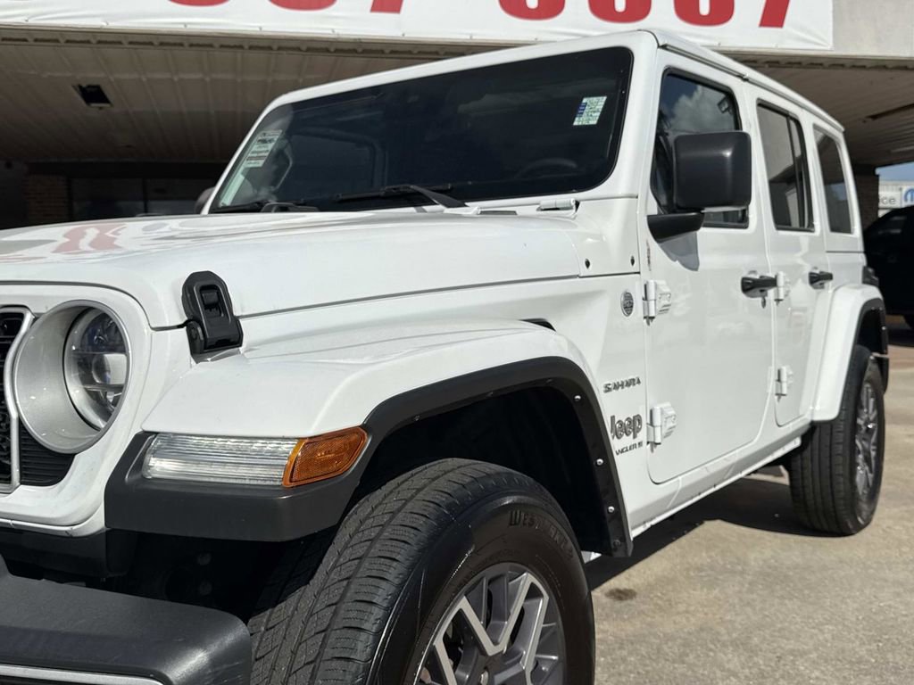 Used 2024 Jeep Wrangler Sahara image 6