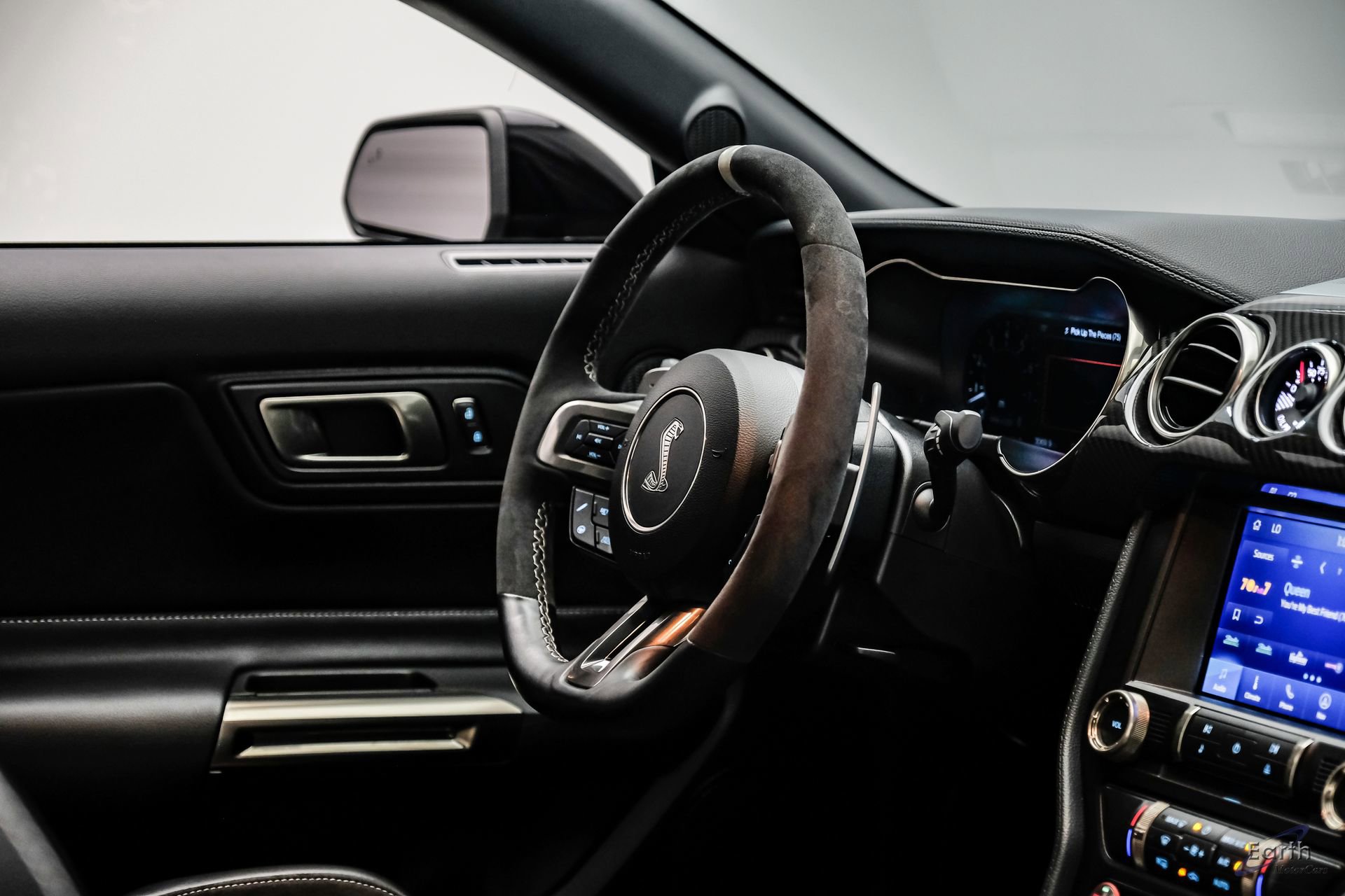 Used 2021 Ford Mustang Shelby GT500 w/ Carbon Fiber Track Pack image 59