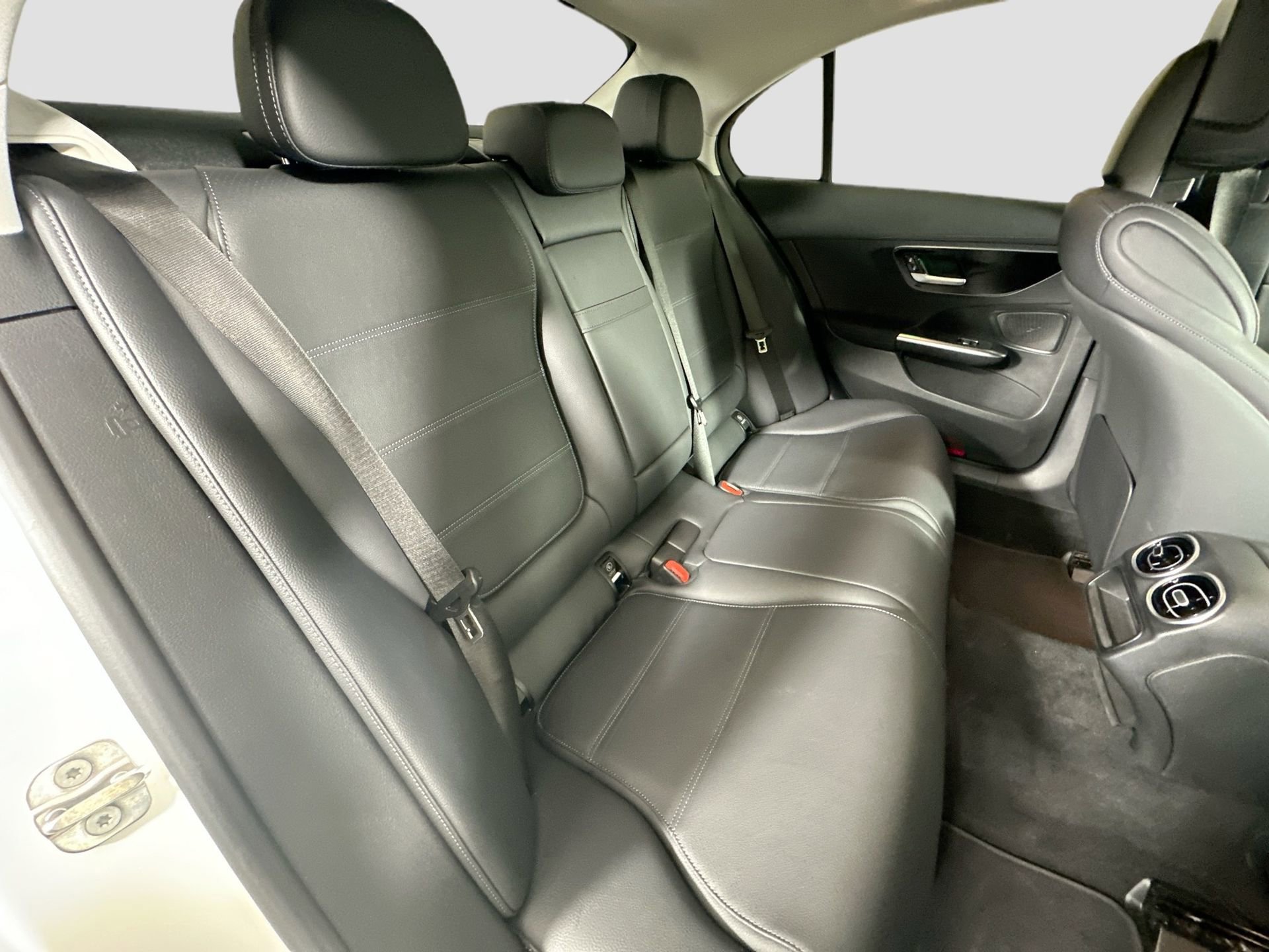 Used 2025 Mercedes-Benz C 300 Sedan image 30